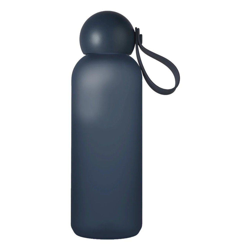 Sötétkék újrahasznosított műanyag utazó ivópalack 650 ml Tom – Sagaform