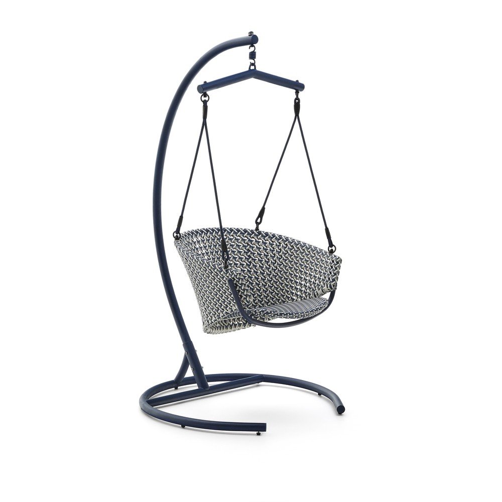 Kék rattan kerti függőfotel Saliga – Kave Home