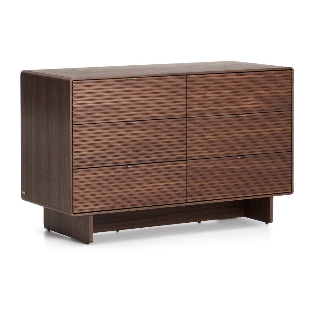 Sötét natúr színű komód diófa dekorral 120x75x50 cm Norlen – Kave Home