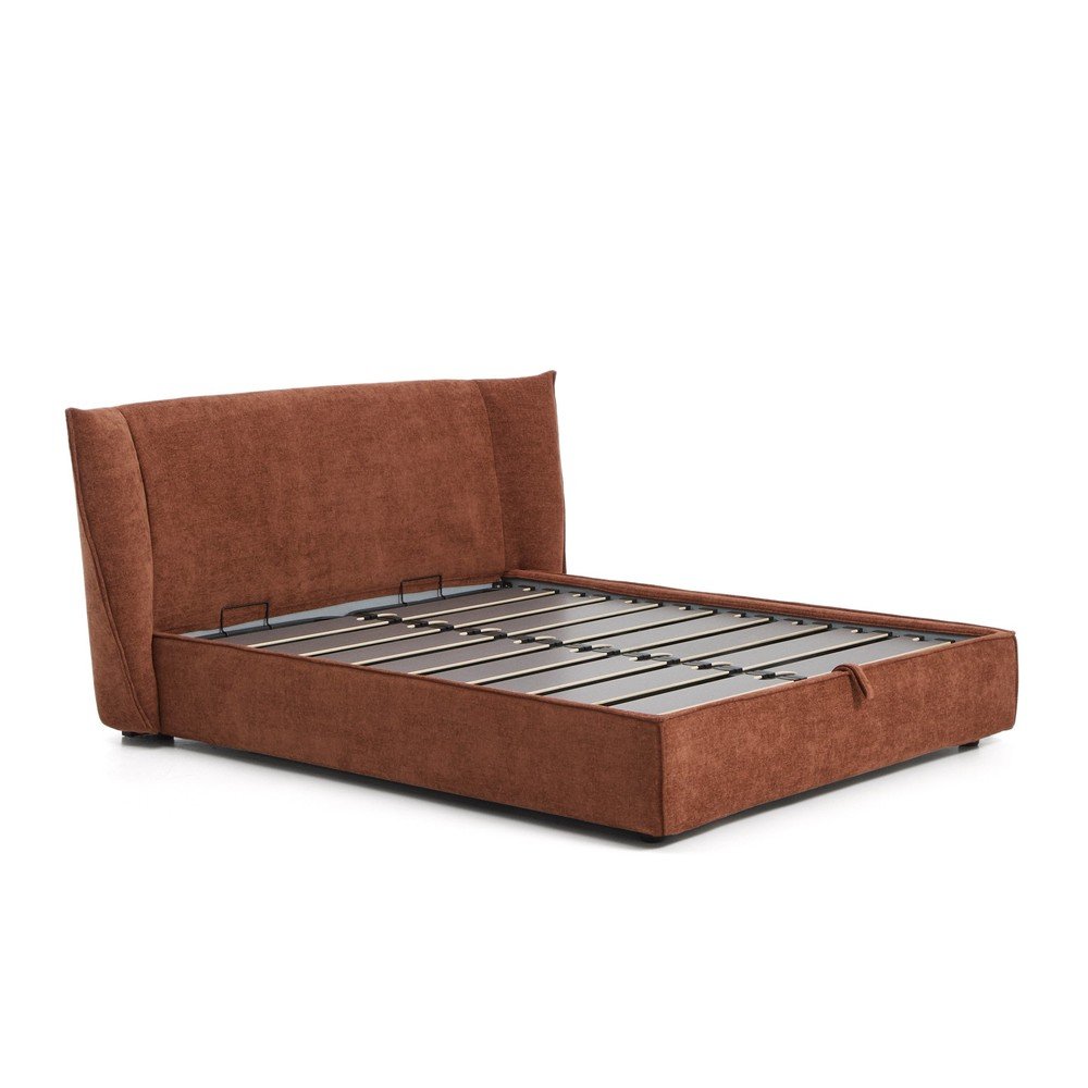 Terrakotta színű kárpitozott ágyneműtartós zsenília franciaágy ágyráccsal 160x200 cm Arvian – Kave Home